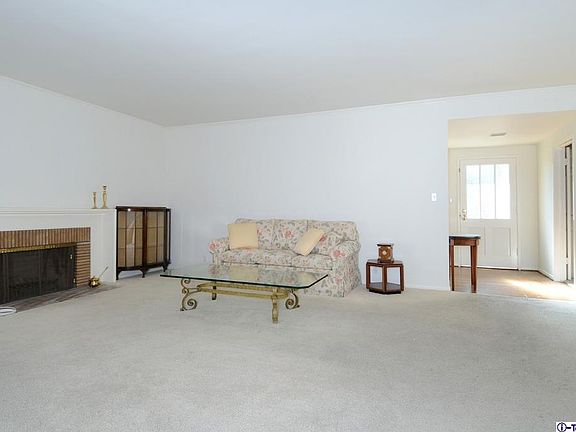 4th image of 2935 Somerset Pl