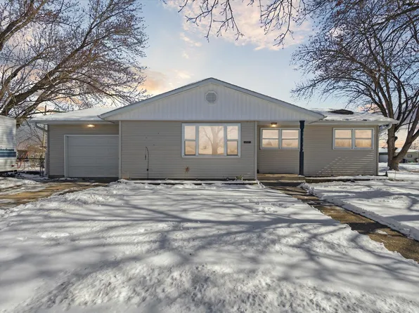 1717 S Pine St, Janesville, WI 53546