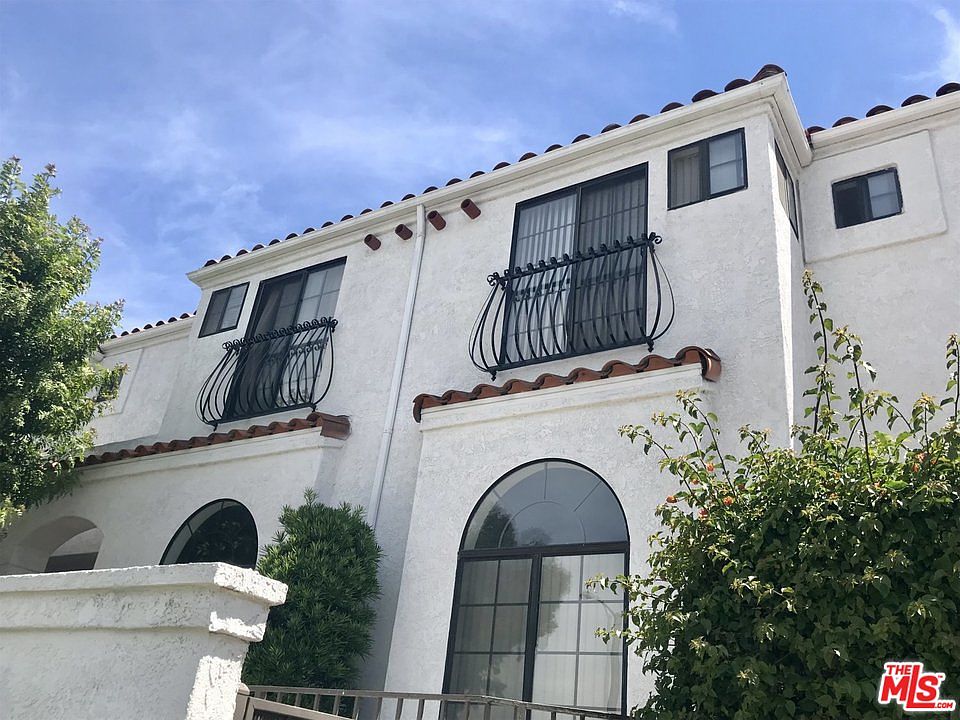 1st image of 546 W 219th St Unit 21