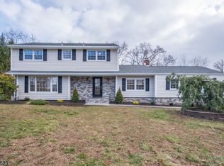 182 Wayfair Cres, Wyckoff, NJ 07481