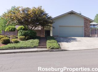 2365 NW Esquire Dr, Roseburg, OR 97471