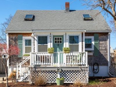 13 E St, Hull, MA, 02045