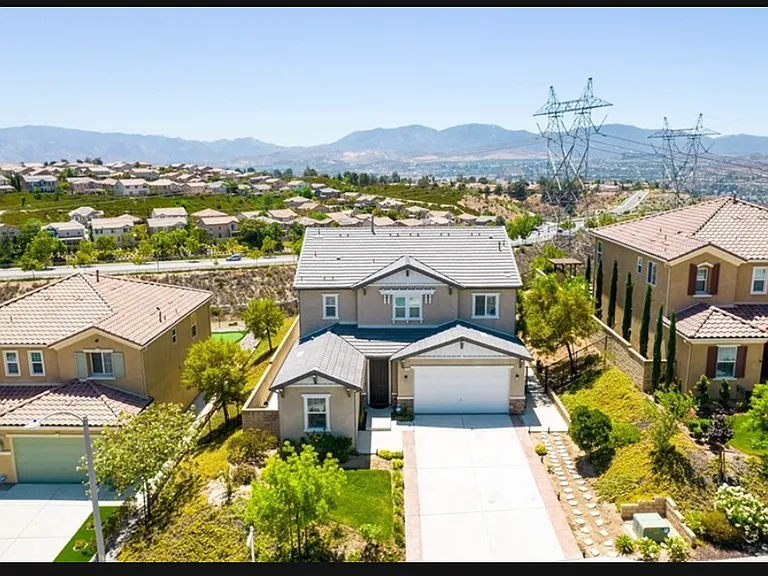 20540 Suzie Ln — Photo 3