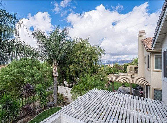 3rd image of 7599 E Moonridge Ln