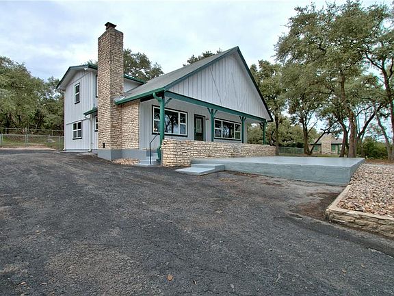 2nd image of 550 Lake Frst