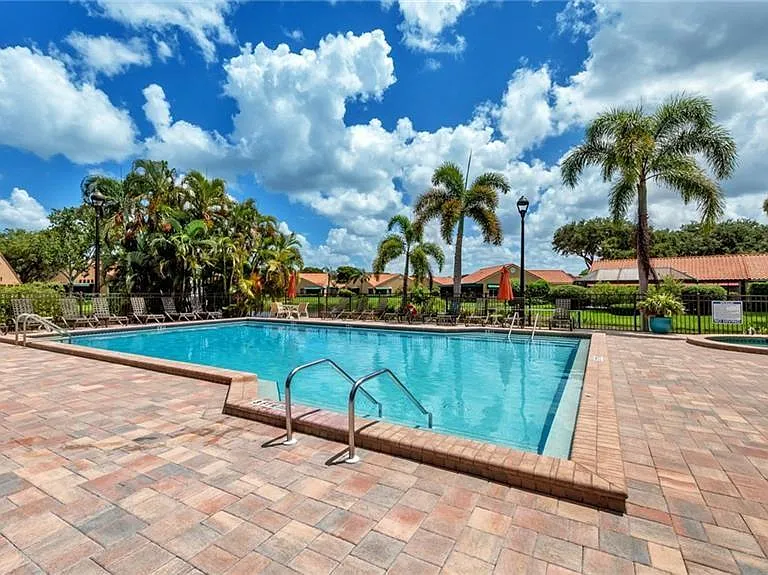 577 Beachwalk Cir #R-202 — Photo 38
