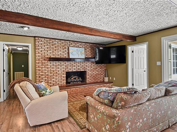 5th image of 290 Hillsdale Dr