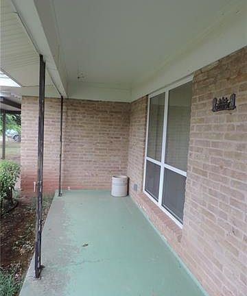 5th image of 1917 Meadowbrook Dr
