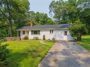 247 Quaker Ln, Scituate, RI 02857