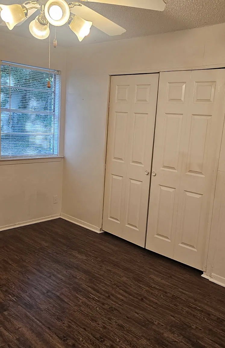 2 bed, 1155 sqft, $1,350 — Photo 2
