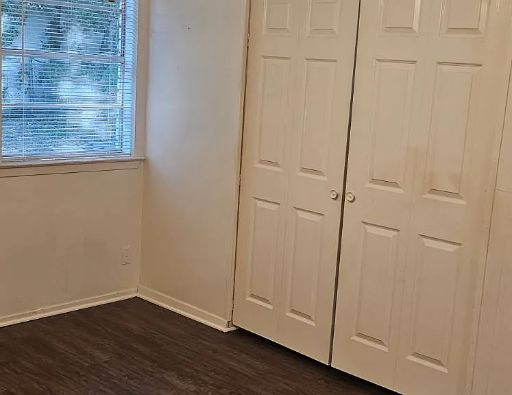 6821 Trail Lake Dr — Photo 2
