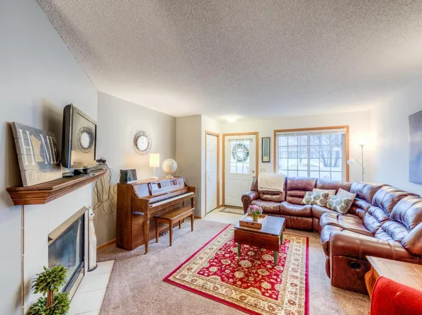 2402 Harvest Way, Chanhassen, MN 55317