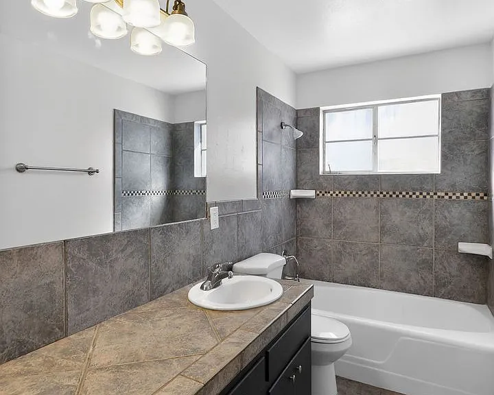 2272 E. Blacklidge Dr. — Photo 25