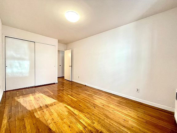 5th image of 315 W 55th St APT 4A