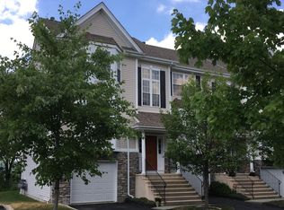 1701 Briar Woods Ln, Danbury, CT 06810