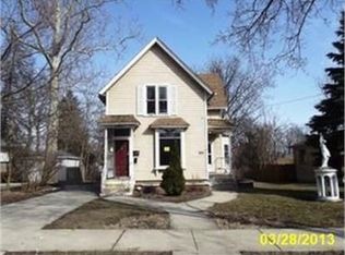 525 Ryerson Ave, Elgin, IL 60123