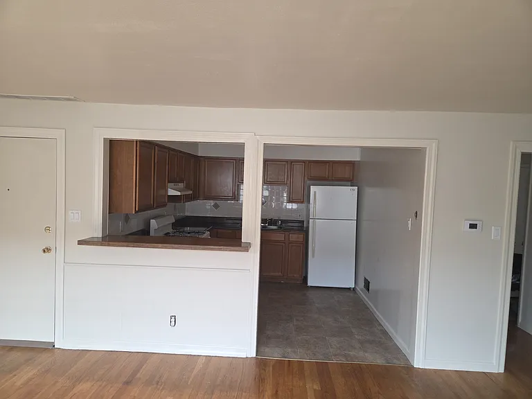 100 N Ogle Ave #3 — Photo 4