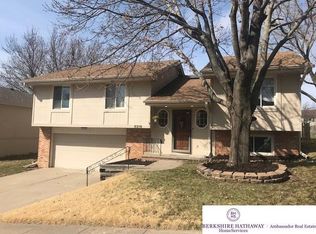 6318 N 112th Cir, Omaha, NE 68164