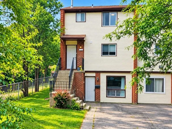 421 Bairstow Cres, Waterloo, ON N2K 2H7