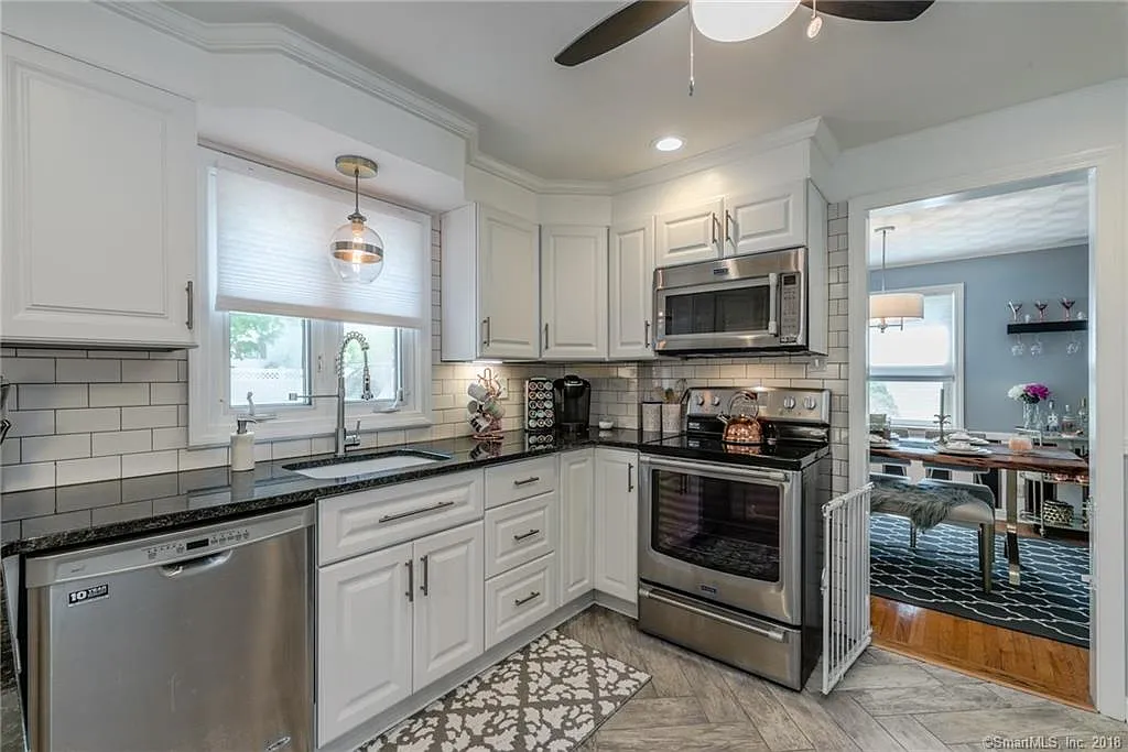 5 bed, 1938 sqft, $5,000 — Photo 1