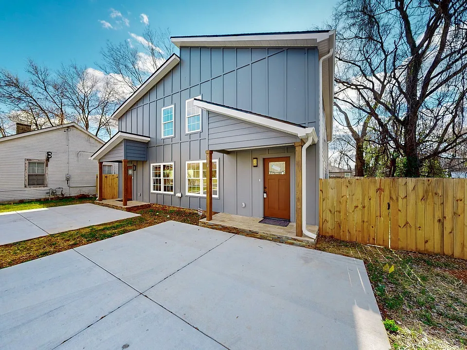 538 E State St #1