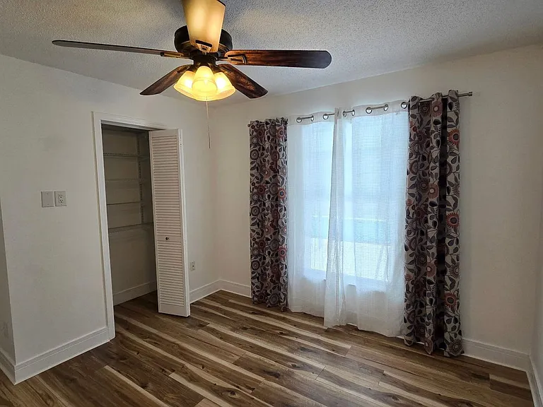 211 N Cervidae Dr — Photo 11