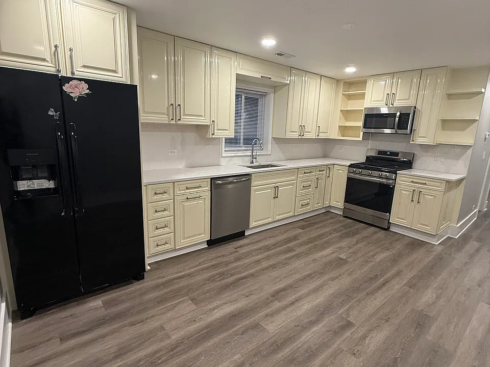 2939 N Hamlin Ave #2