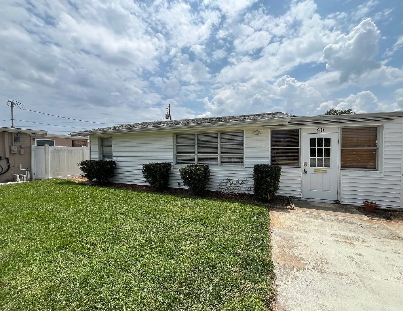 Beach Bungalow — Photo 1