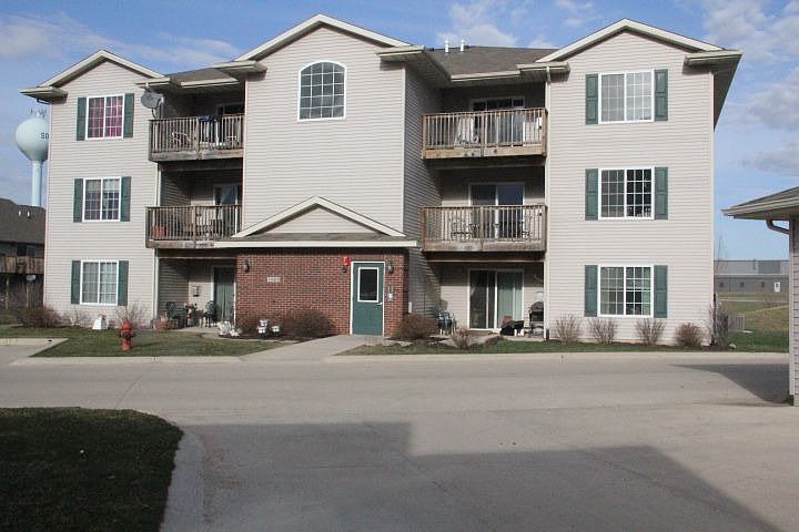 1st image of 1000 Duchess Dr Unit 8