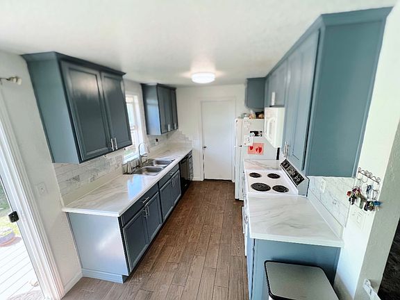 2nd image of 912 Herrick Ave