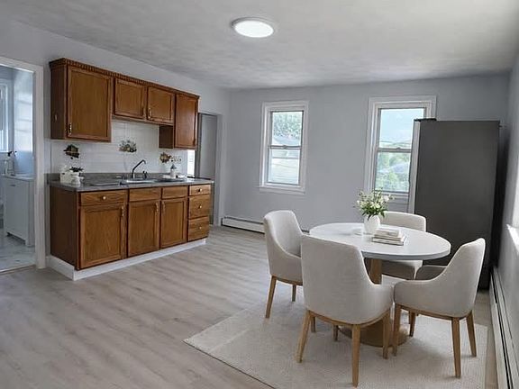 3rd image of 21 Arlington St #2