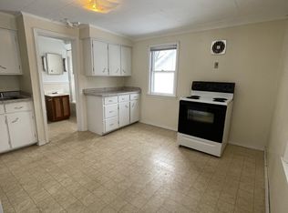 1900 1/2 N Division St, Appleton, WI 54911