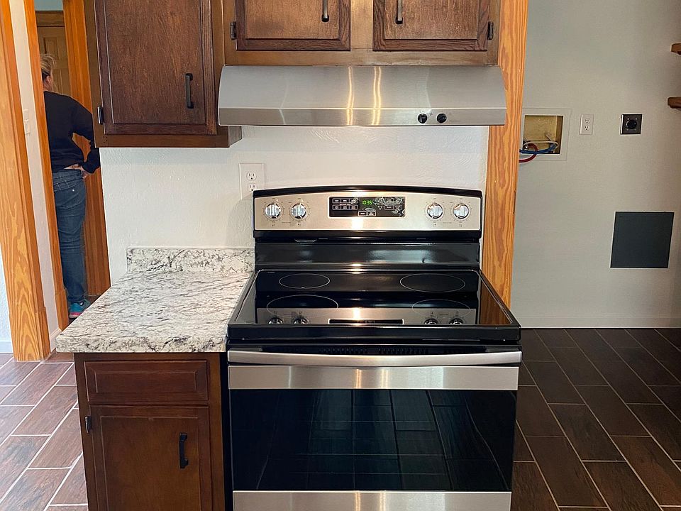 1st image of 702 Cypress Ln