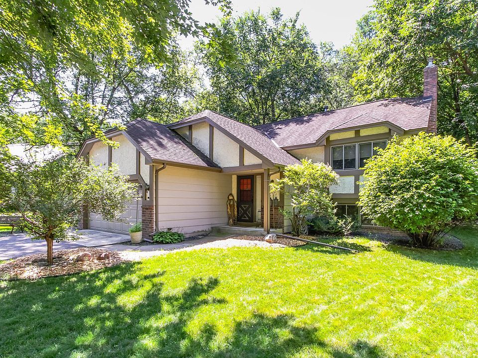 1st image of 4037 Stockdale Dr