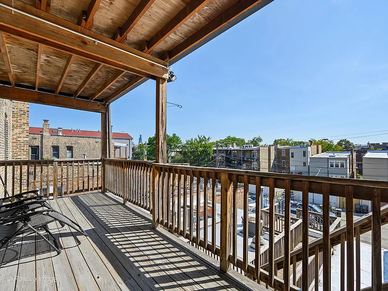 2329 W Chicago Ave — Photo 13