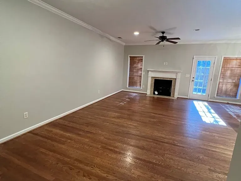 328 Amber Ln — Photo 6