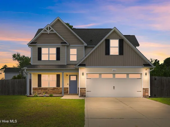 605 Coral Reef Court, Sneads Ferry, NC 28460