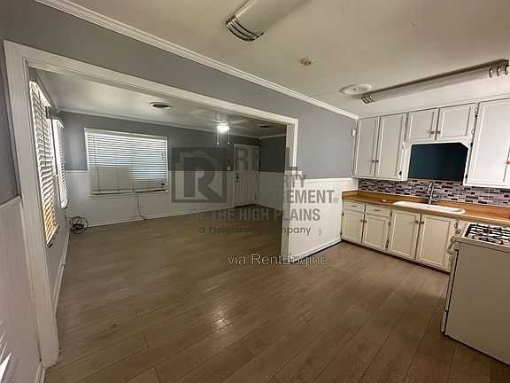4th image of 2604 S Pierce St