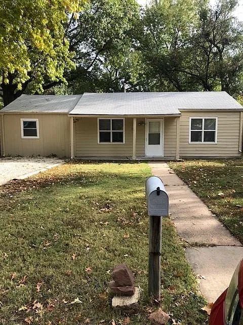 2412 SW Valley Brook Ln — Photo 1