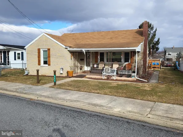 343 E Garfield St, Chambersburg, PA 17201