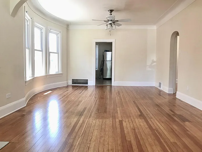 235 S Grant St — Photo 2