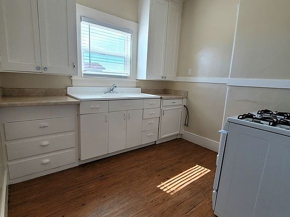2nd image of 546 Georgia St APT 209