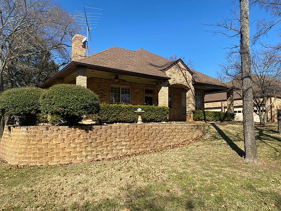 3rd image of 148 Pinehurst Dr