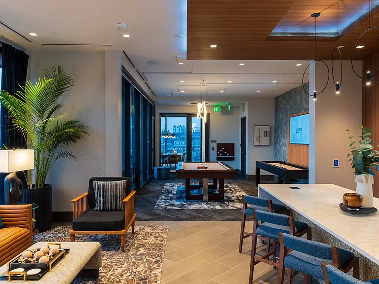 28th Floor Entertainment Sports Lounge