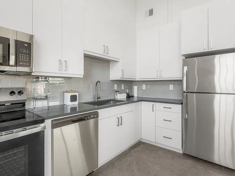 Lofts at Whitaker Park — Photo 4