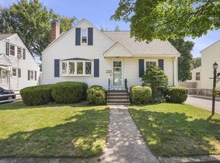 18 Beech St, Dedham, MA 02026