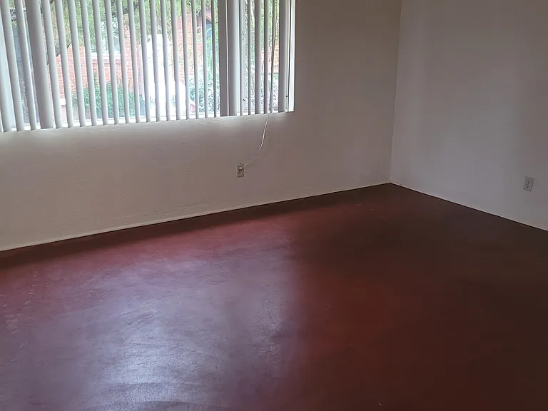 First bedroom.