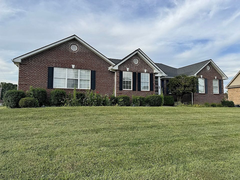 1st image of 92 Water Cliff Dr