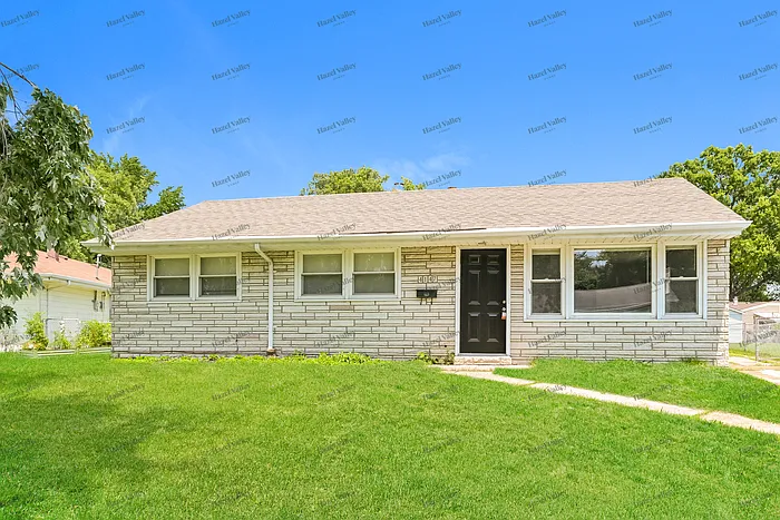 4147 Davis St — Photo 2