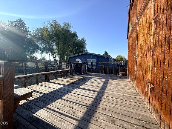 4th image of 204 C Ave